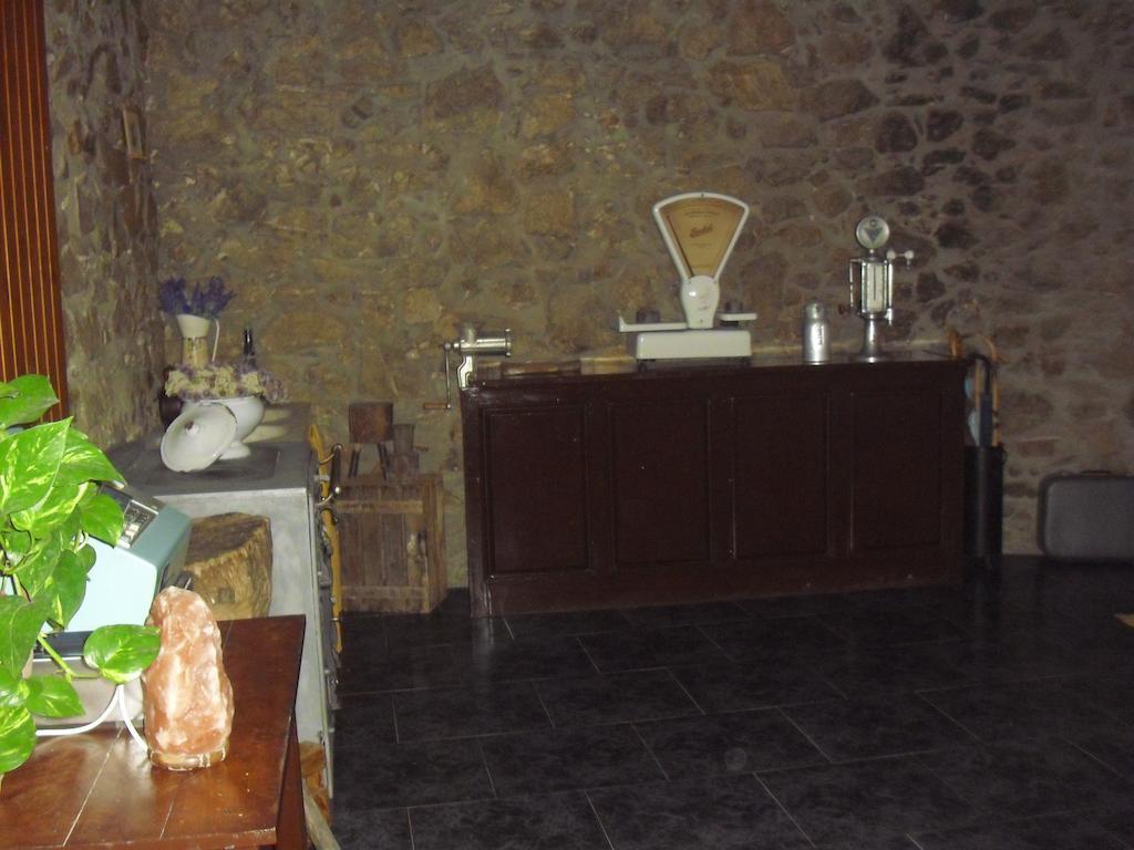 Hotel Fonda Domingo à Lles Extérieur photo