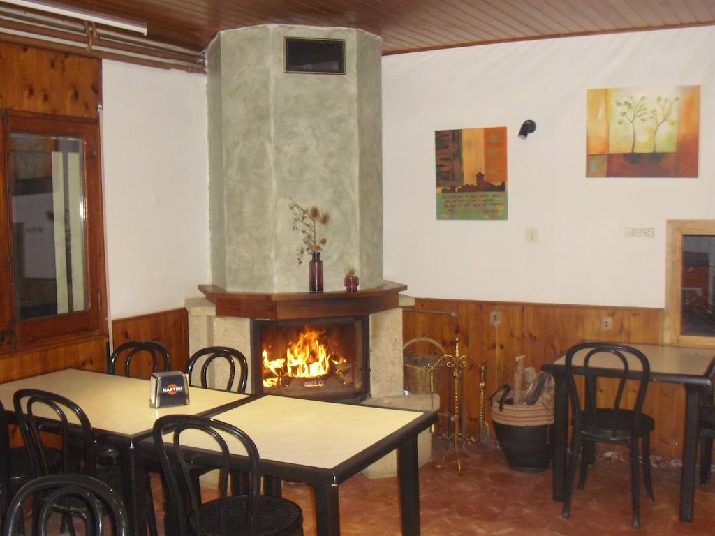 Hotel Fonda Domingo à Lles Extérieur photo