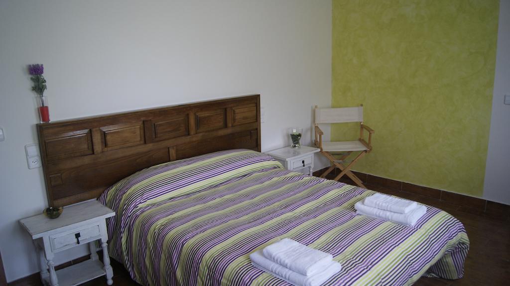 Hotel Fonda Domingo à Lles Extérieur photo